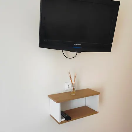 Lägenhet Halara By The